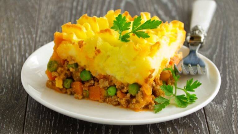 This Shepherd’s Pie Recipe is a family favorite! Packed with rich flavors and topped with golden mashed potatoes, it’s perfect for cozy dinners or entertaining guests. A must-try for shepherd’s pot pie recipe lovers! #ShepherdsPieRecipe #ComfortFood #TheBestShepardsPie