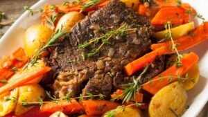 Mouthwatering Slow Cooker Pot Roast – Simple Steps for Incredible Results!