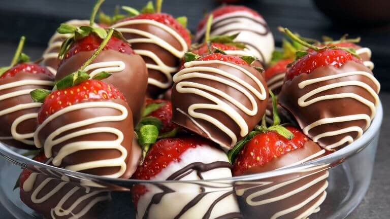 Perfect Chocolate-Covered Strawberries Recipe for Valentine's Day