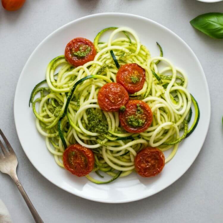 Zucchini Noodles with Pesto and Cherry Tomatoes